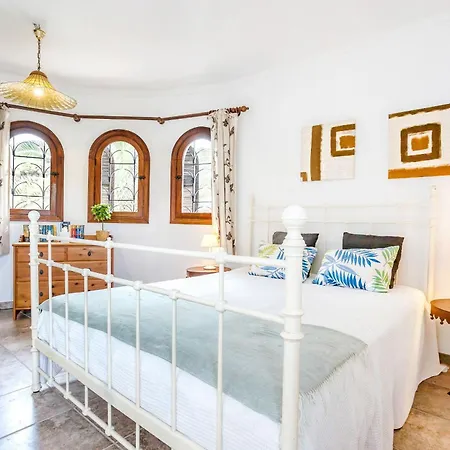 Oasis Cala With Shared Pool Santanyi