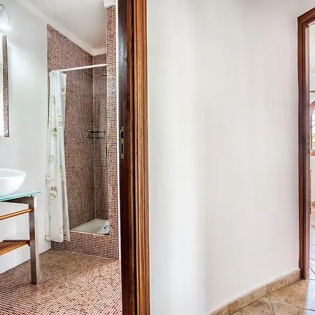 Apartment Oasis Cala With Shared Pool
